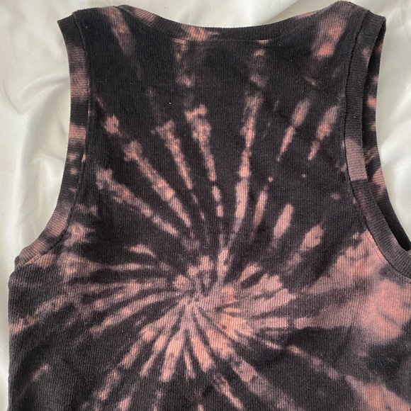 high neck cropped tank top from Hollister - Picture 4 of 4